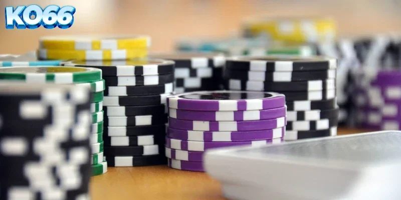 Mẹo Poker cho người mới KO66: Cẩm nang nhập môn từ cơ bản đến nâng cao 3 Giao diện bàn chơi Poker trực tuyến tại nhà cái KO66 với các tùy chọn cược trực quan