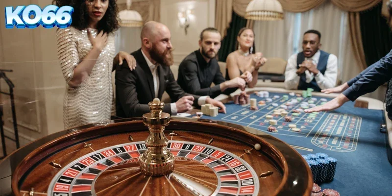 Giao diện sảnh chơi game bài trực tuyến với các bàn cược liêng ăn tiền nhà cái KO66